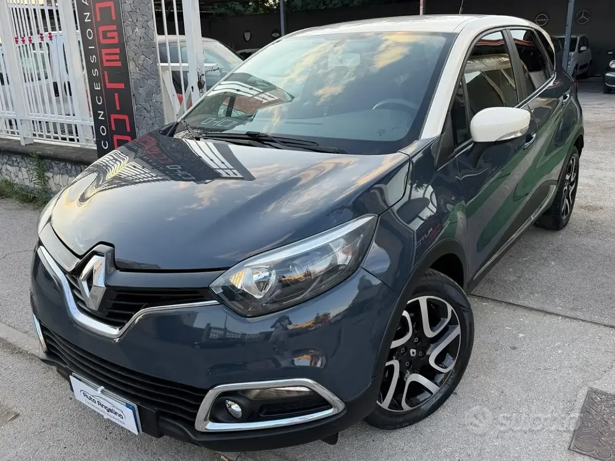 Usata Renault Captur 90 CV (66 kW) 2014 Grigio SUV