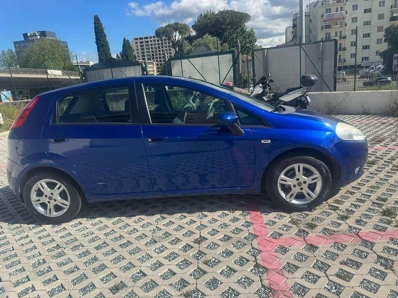 Usata Fiat Grande Punto Dynamic 75 CV (55 kW) 2008 Blu Utilitaria