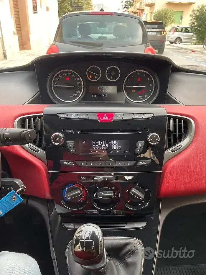 Usata Lancia Ypsilon 80 CV (58 kW) 2015 Bianco Utilitaria