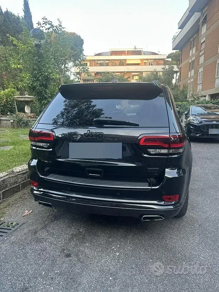 Usata Jeep Grand Cherokee Summit 250 CV (183 kW) 2016 Nero SUV