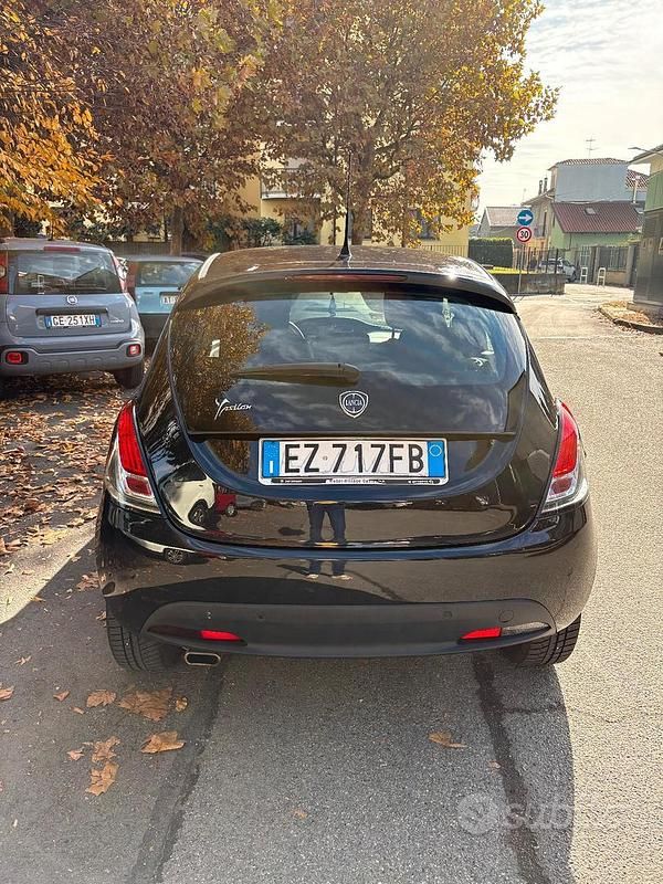 Nero Usata 2015 Lancia Ypsilon Due volumi | 5500 € (Buon prezzo) - Immagine 1/4