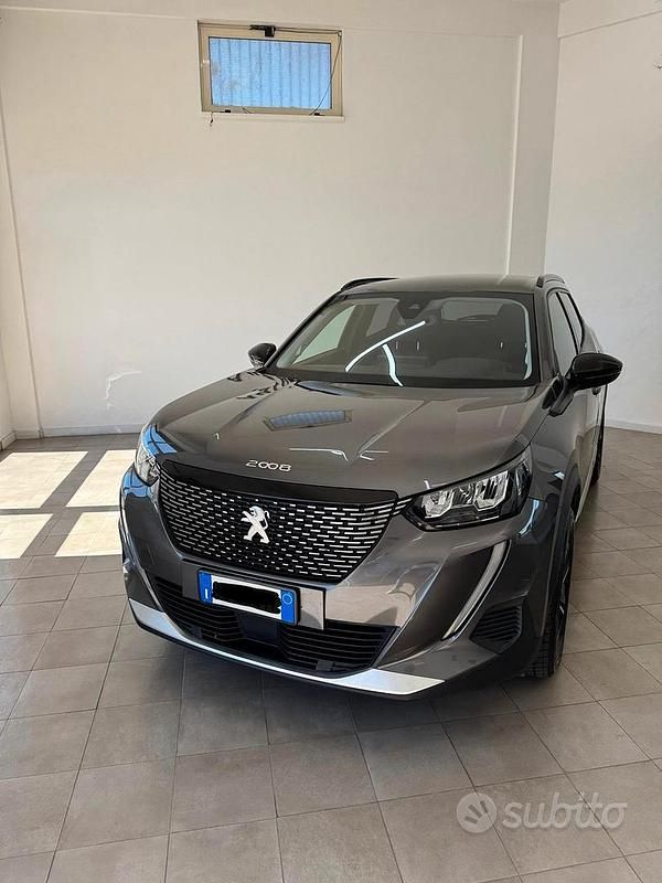 Usata Peugeot 2008 Allure 131 CV (96 kW) 2022 Grigio SUV