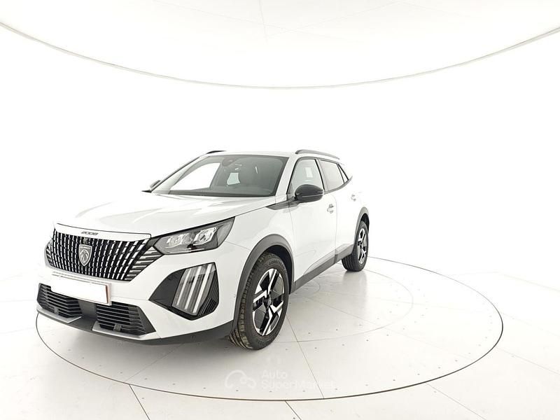Usata Peugeot 2008 Allure 101 CV (74 kW) 2025 Bianco SUV