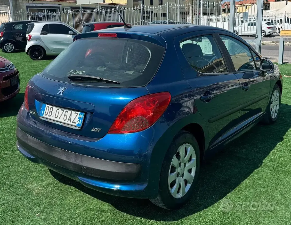 Usata Peugeot 207 68 CV (50 kW) 2006 Blu Berlina