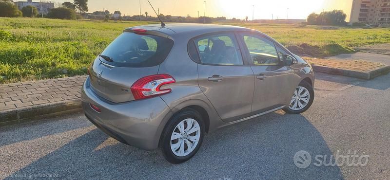 Usata Peugeot 208 Active 2014 Utilitaria