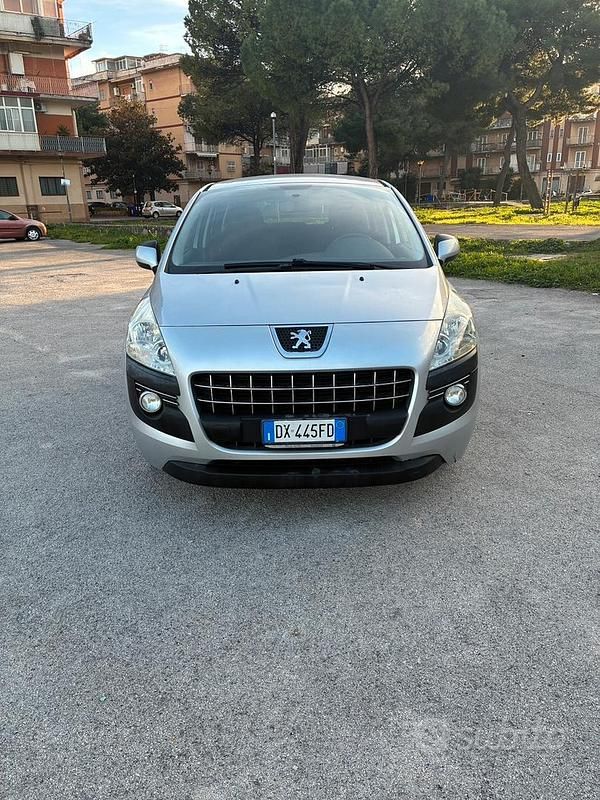 Nero Usata 2009 Peugeot 3008 Monovolume | 3000 € (Cara) - Immagine 1/4