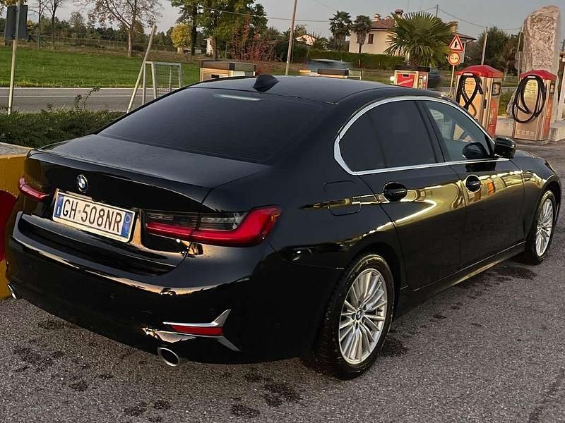 Usata BMW 330e Luxury Line 184 CV (135 kW) 2020 Nero Berlina
