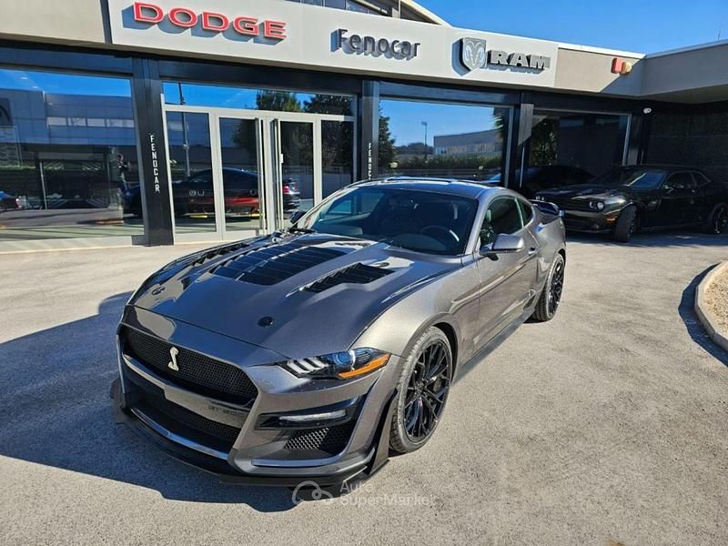 Usata Ford Mustang Fastback 317 CV (233 kW) 2019 Grigio scuro metallizzato Coupé
