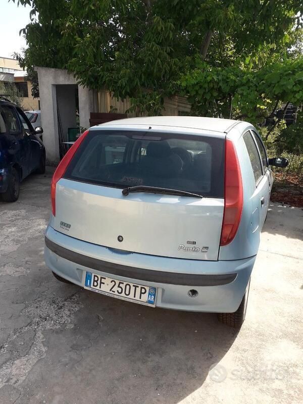 Usata Fiat Punto 80 CV (58 kW) 1999 Utilitaria