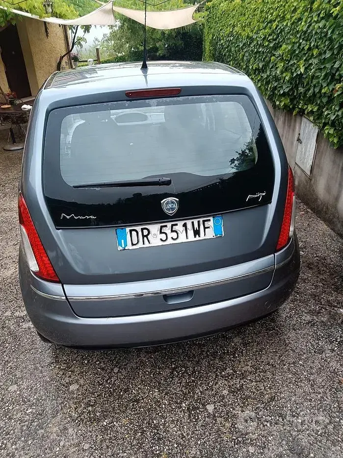 Usata Lancia Musa 69 CV (50 kW) 2008 Grigio Monovolume