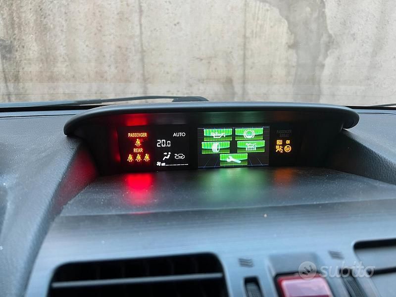 Usata Subaru XV Style 114 CV (83 kW) 2012 Bianco SUV