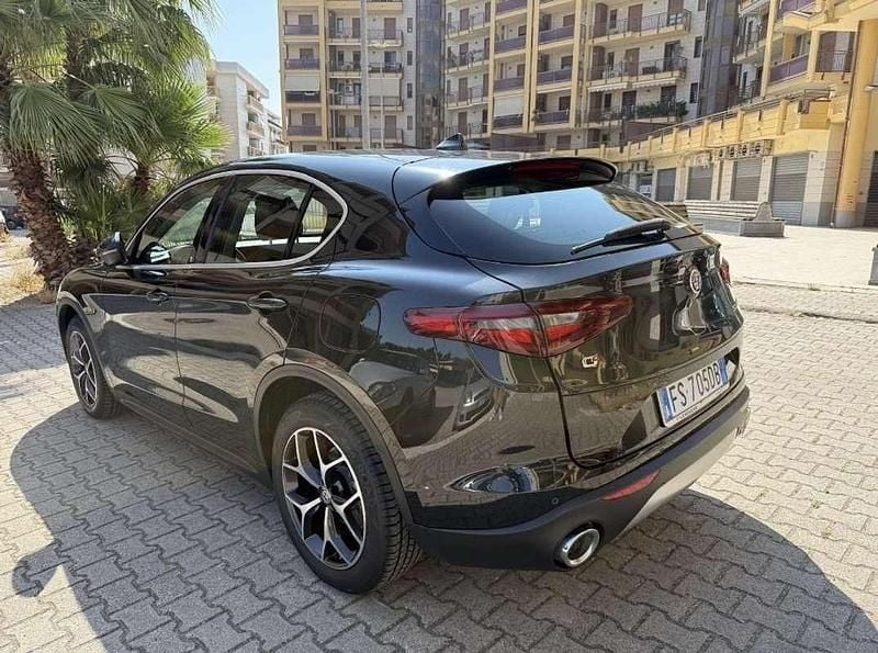 Usata Alfa Romeo Stelvio Executive 209 CV (153 kW) 2018 Nero SUV