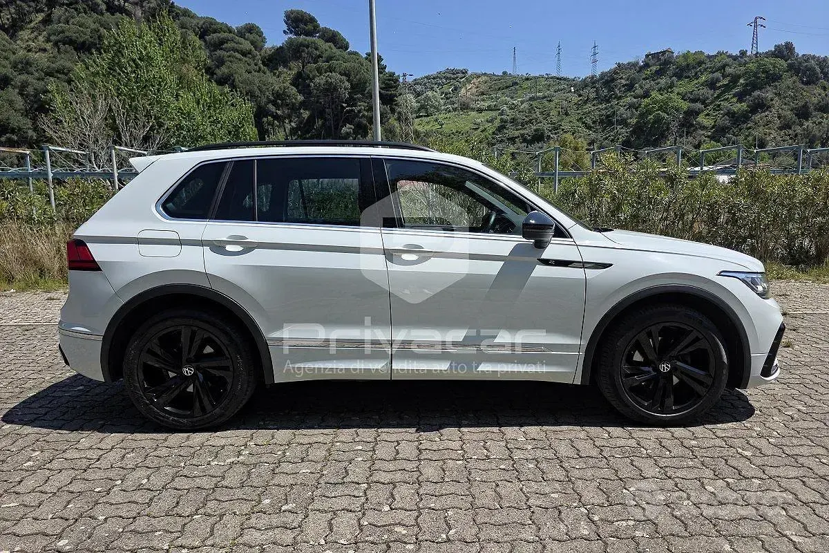 Usata VW Tiguan R-line 150 CV (110 kW) 2021 Bianco SUV