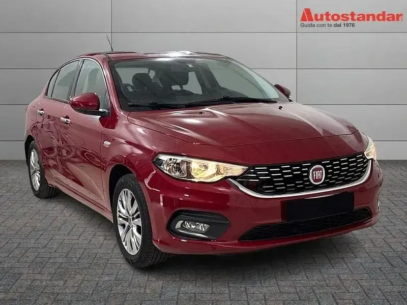 Gebraucht Fiat Tipo Opening Edition 95 PS (69 kW) 2016 Rot Kleinwagen