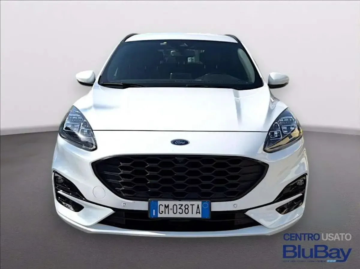 Usata Ford Kuga ST-Line X 190 CV (139 kW) 2023 Frozen white SUV