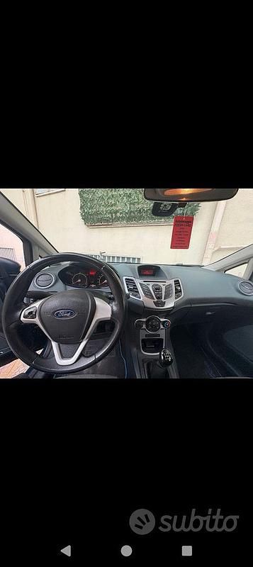Usata Ford Fiesta Titanium 68 CV (50 kW) 2010 Nero Utilitaria
