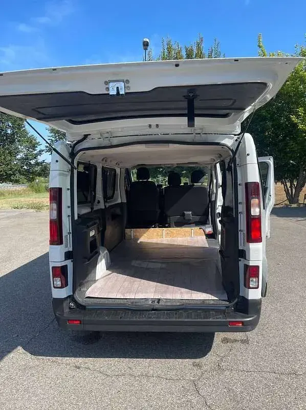 Begagnad Renault Trafic 120 HK (88 kW) 2015 Vit Minibuss