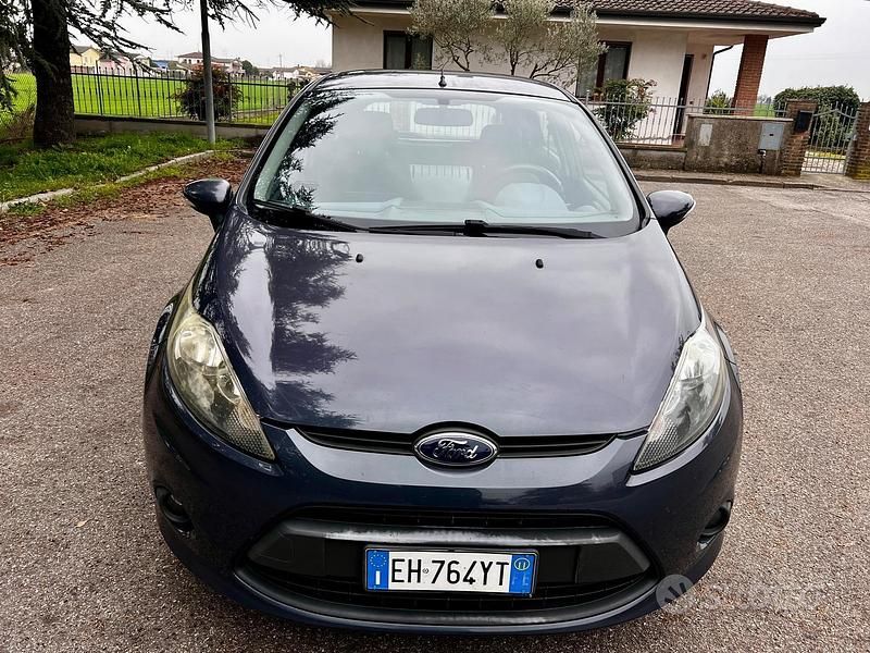 Usata Ford Fiesta 60 CV (44 kW) 2011 Blu Utilitaria
