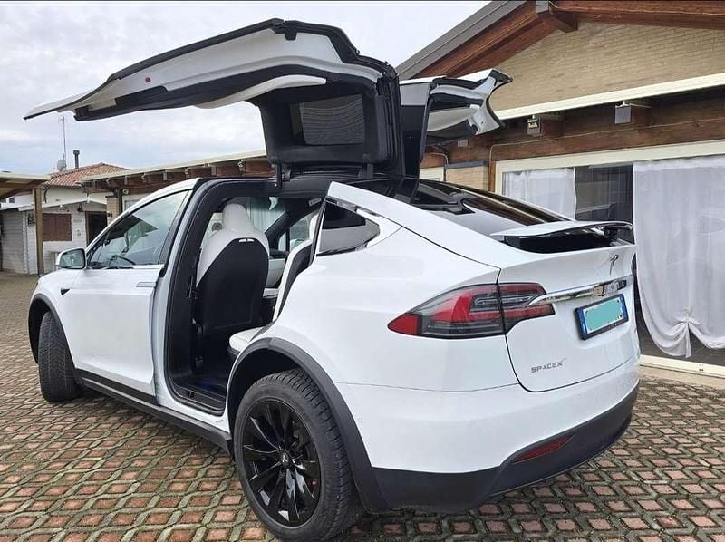 Usata Tesla Model X Long Range AWD 158 kW (215 CV) 2020 Bianco SUV