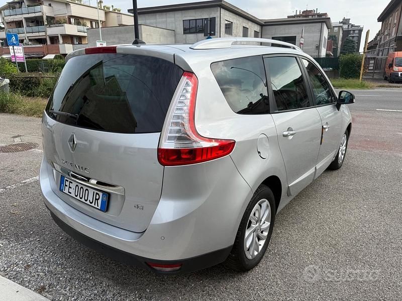 Usata Renault Grand Scénic IV 110 CV (80 kW) 2016 Grigio Monovolume