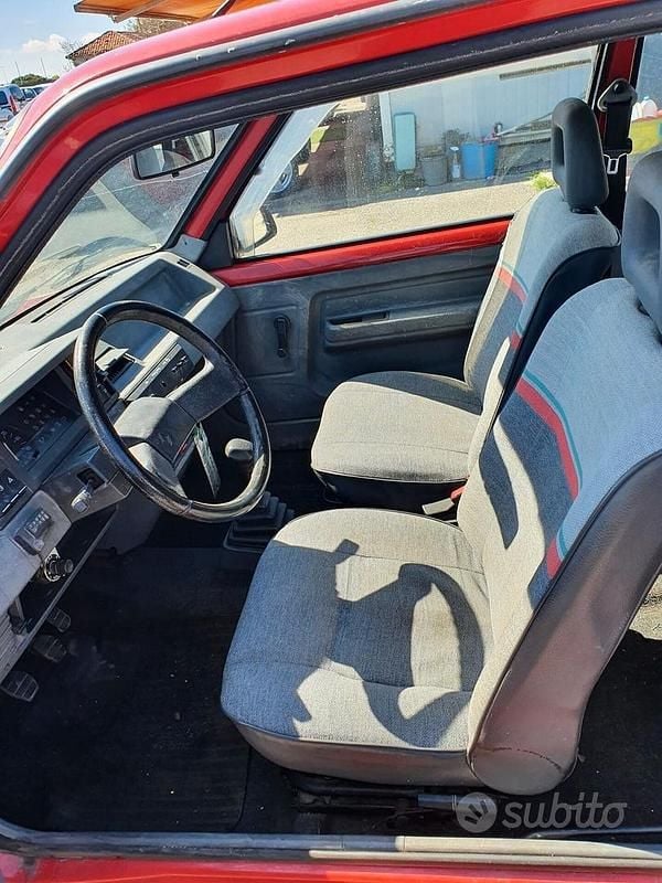 Usata Renault R5 46 CV (33 kW) 1990 Rosso Utilitaria