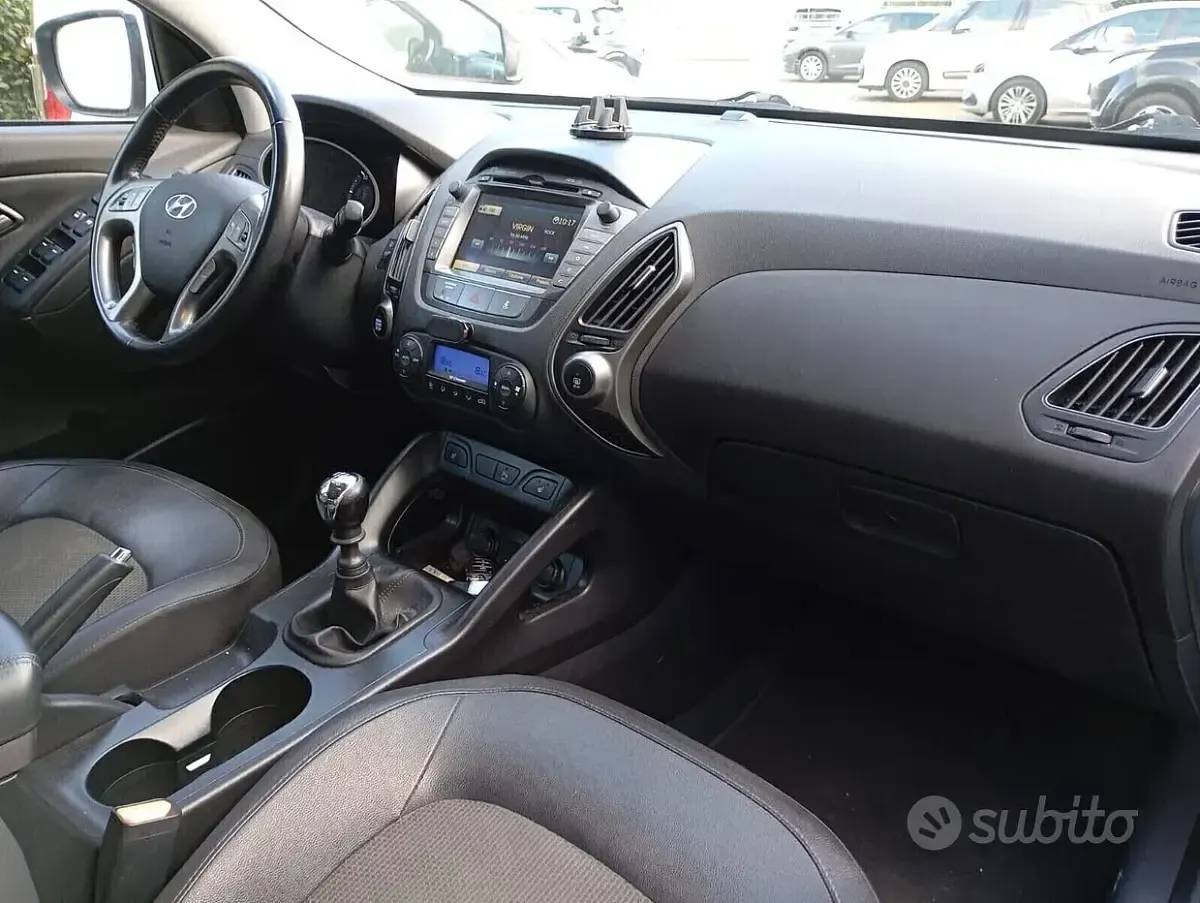 Gebraucht Hyundai ix35 Xpossible 115 PS (84 kW) 2015 Weiß SUV