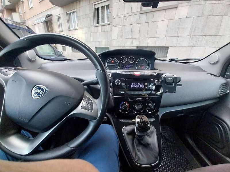 Usata Lancia Ypsilon Gold 69 CV (50 kW) 2012 Utilitaria