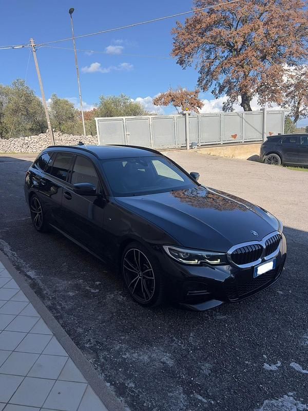 Usata BMW 320e M Sport 190 CV (139 kW) 2021 Nero Station wagon