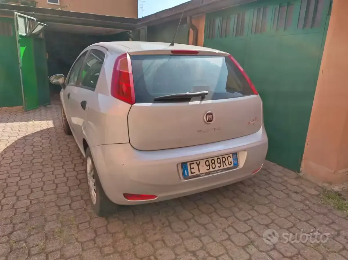 Usata Fiat Grande Punto 69 CV (50 kW) 2015 Utilitaria