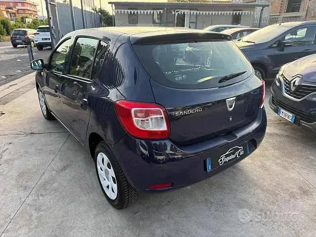 Usata Dacia Sandero Ambiance 75 CV (55 kW) 2014 Blu Berlina
