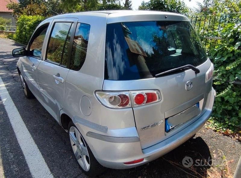 Usata Mazda 2 101 CV (74 kW) 2006 Grigio Berlina