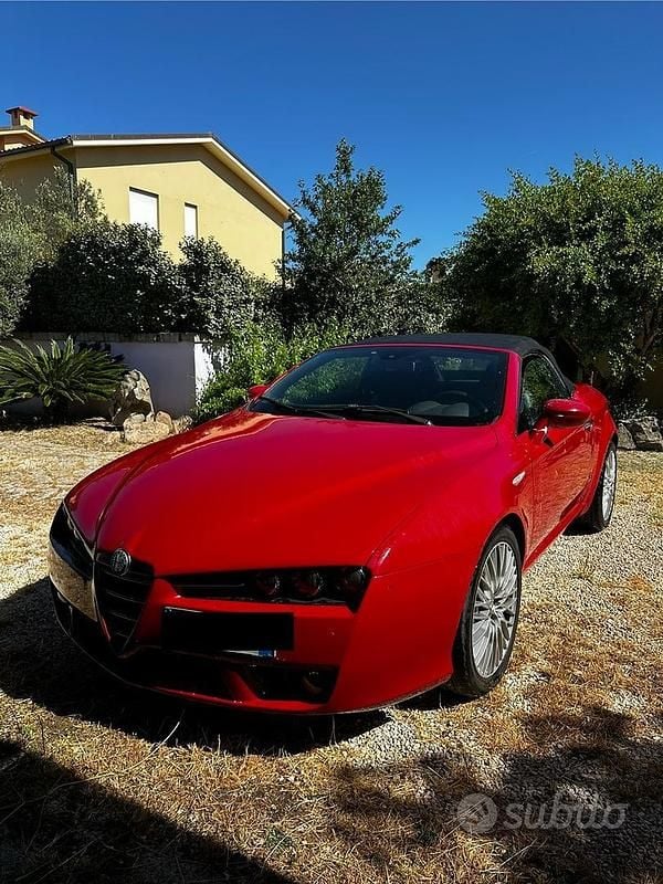 Usata Alfa Romeo Spider 210 CV (154 kW) 2007 Rosso Cabrio