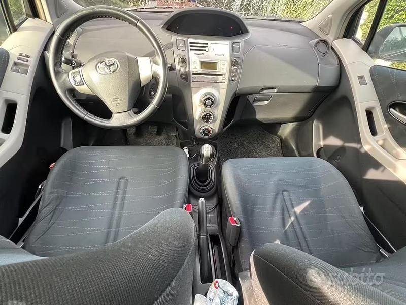 Usata Toyota Yaris 2008 Nero Utilitaria