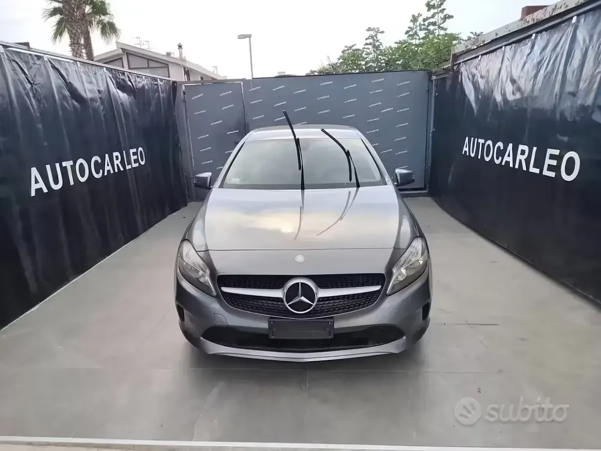 Usata Mercedes A180 109 CV (80 kW) 2016 Grigio Utilitaria