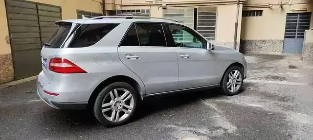Usata Mercedes ML250 204 CV (150 kW) 2014 Grigio metallizzato SUV