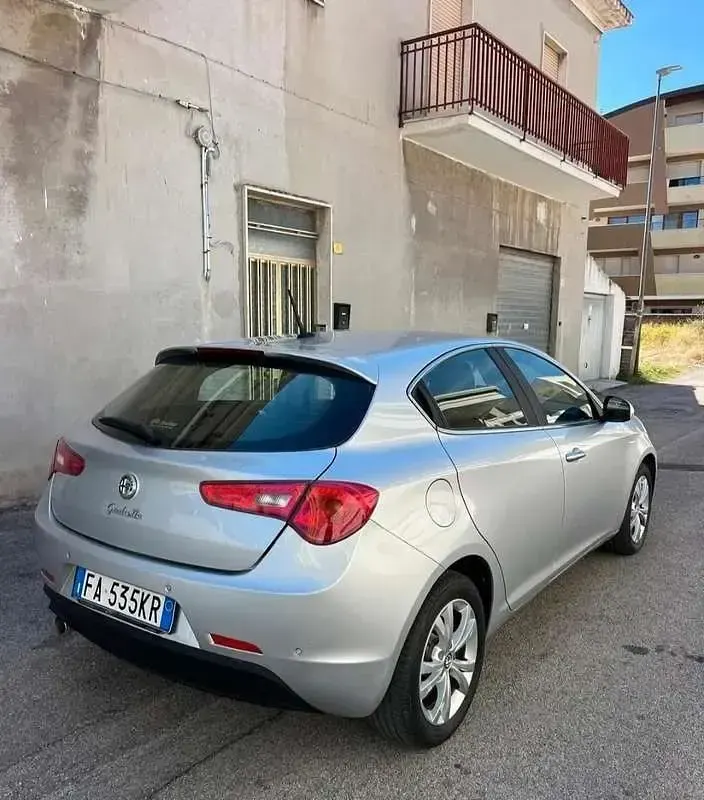 Usata Alfa Romeo Giulietta Distinctive 105 CV (77 kW) 2015 Utilitaria