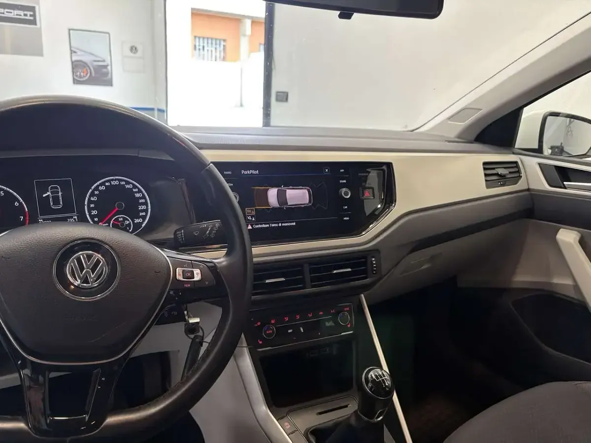 Usata VW Polo 67 CV (49 kW) 2019 Bianco Utilitaria