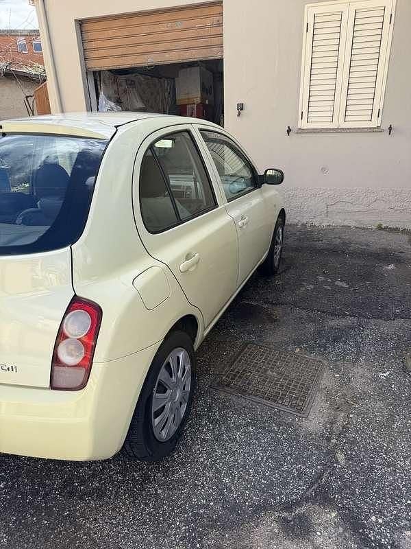 Usata Nissan Micra Acenta 86 CV (63 kW) 2005 Giallo Berlina