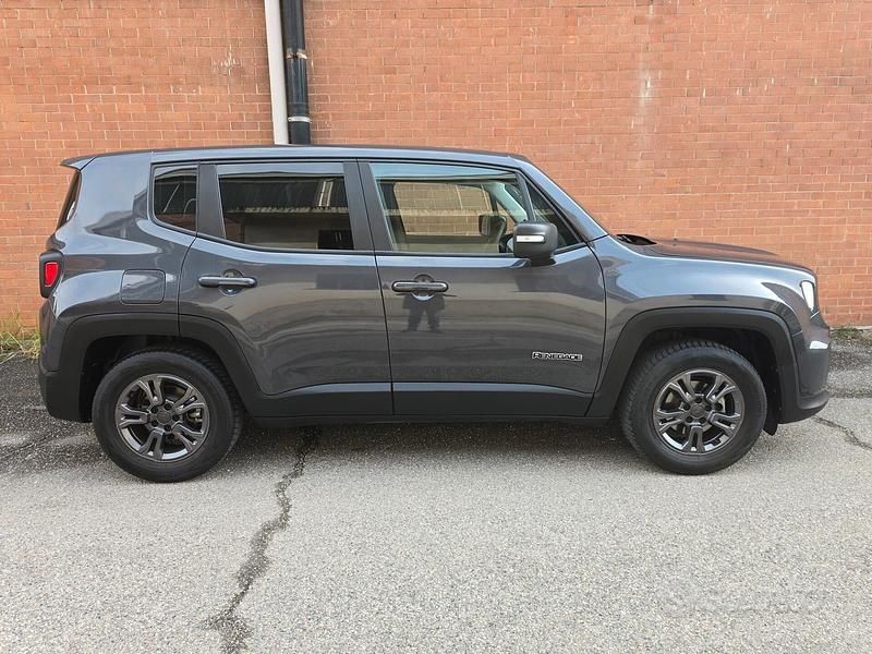 Usata Jeep Renegade Longitude 120 CV (88 kW) 2022 Grigio SUV