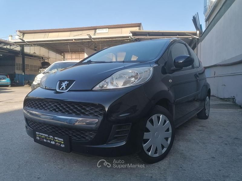 Nero Usata 2009 Peugeot 107 Due volumi | 3799 € (Buon prezzo) - Immagine 1/4