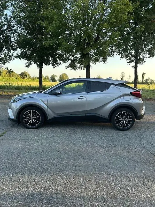 Usata Toyota C-HR Lounge 98 CV (72 kW) 2017 SUV