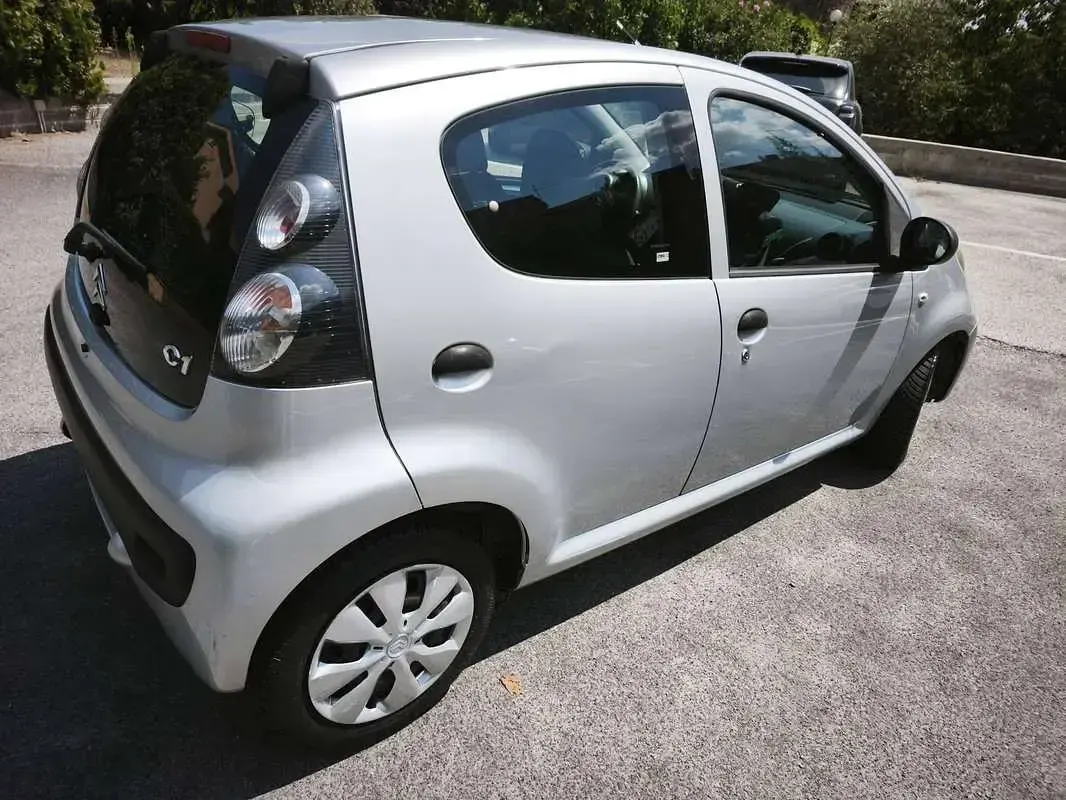 Usata Citroën C1 68 CV (50 kW) 2011 Argento Utilitaria