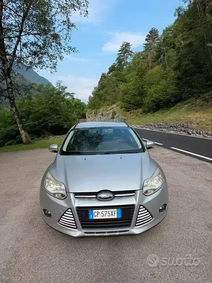 Usata Ford Focus 115 CV (84 kW) 2014 Grigio Berlina