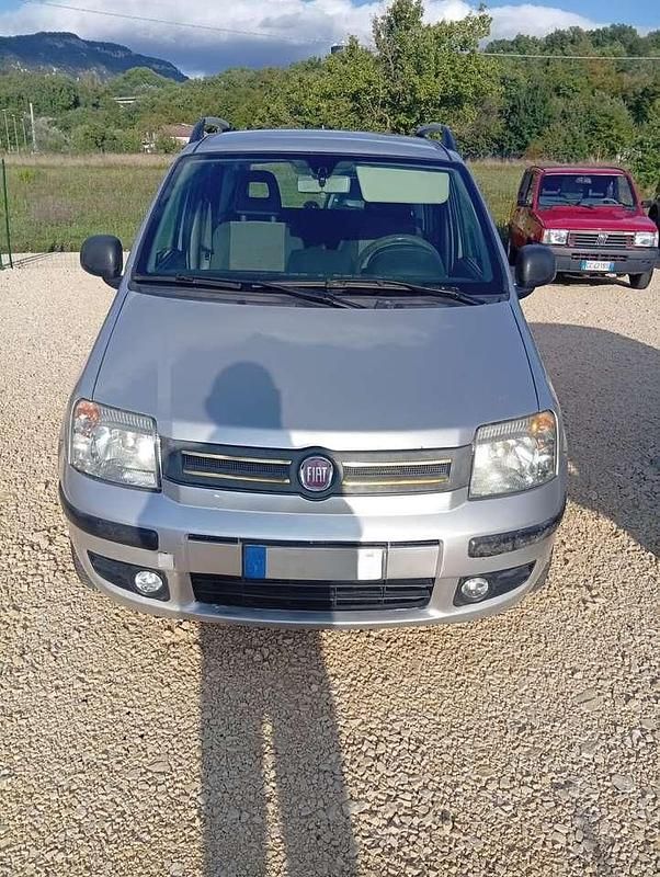 Grigio Usata 2012 Fiat Panda Active Due volumi | 3000 € (Ottimo prezzo) - Immagine 1/4