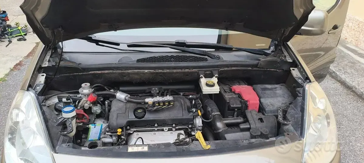 Usata Peugeot Partner 120 CV (88 kW) 2014 Marrone Monovolume