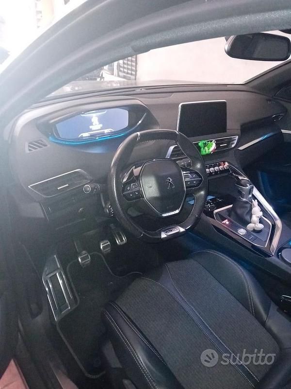 Usata Peugeot 5008 GT-line 120 CV (88 kW) 2017 Grigio Monovolume