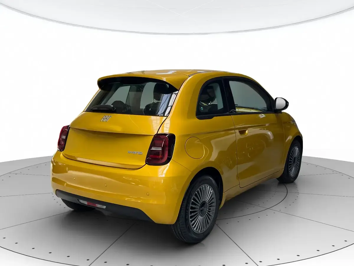 Nuova Fiat 500 Icon 65 CV (47 kW) 2026 Berlina
