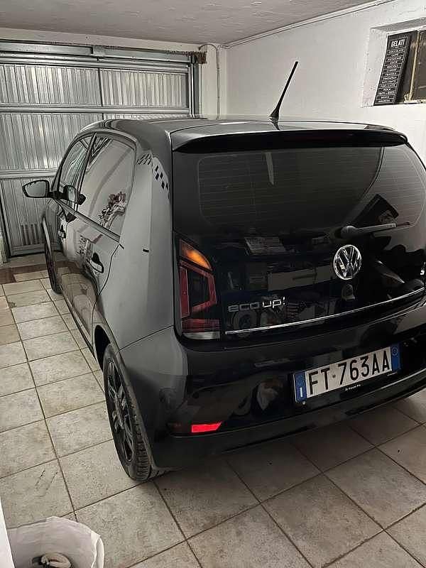 Usata VW up! high up! 68 CV (50 kW) 2018 Nero Utilitaria