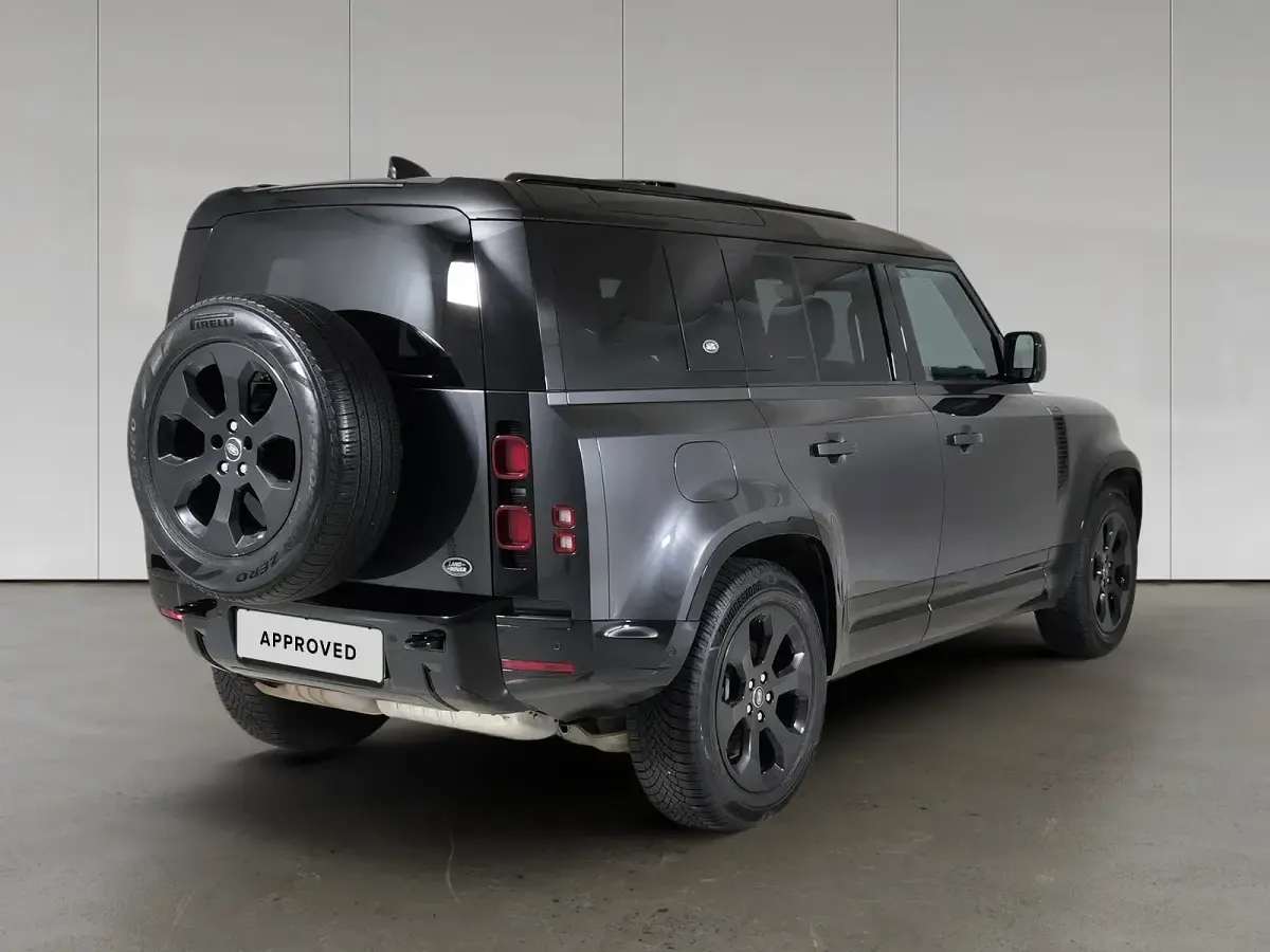 Usata Land Rover Defender SE Dynamic 300 CV (220 kW) 2023 Carpathian grey SUV