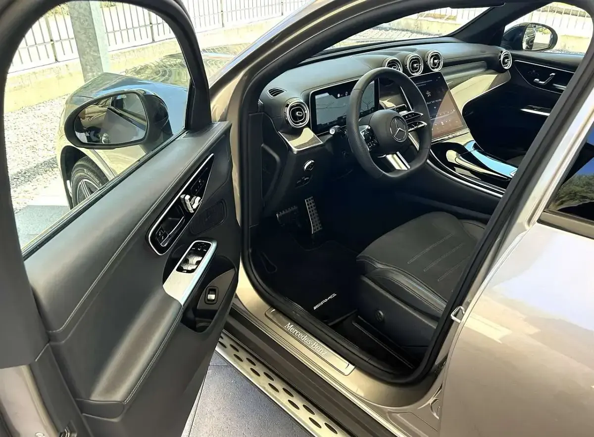 Usata Mercedes GLC220 AMG Line Premium Plus 197 CV (144 kW) 2023 Beige SUV
